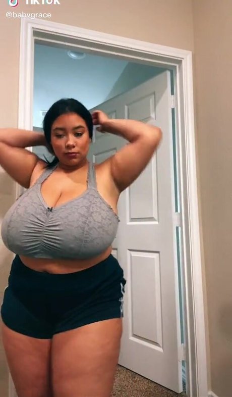 Katelyn Folasade 高品質モデル 写真