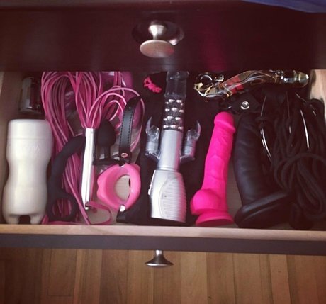 cosmicspaceslut ポルノモデル 写真