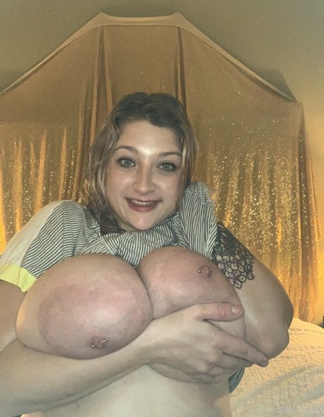 cambriacurves ポルノスター 画像