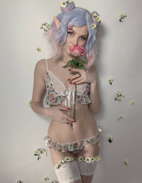 若い黒人女性オンリーファンズ ポルノグラフィック 写真