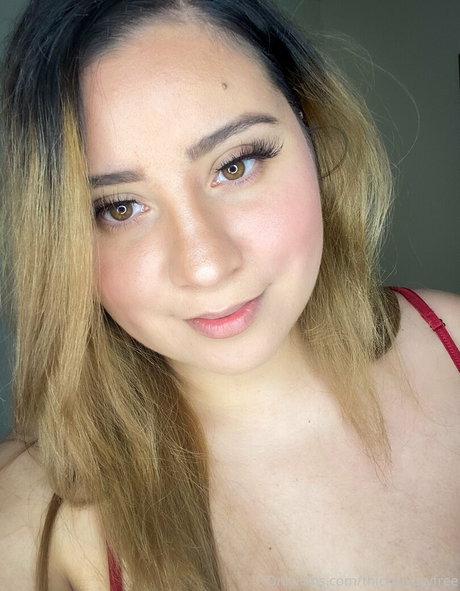 レズビアンの足OnlyFans ホット裸 写真