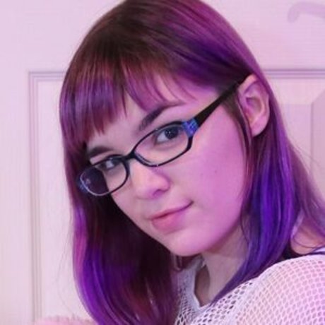 巨乳で曲線美のOnlyFans 可愛い 写真