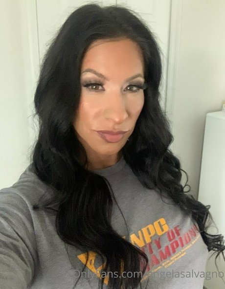 足ヌードオンリーファンズ 裸 画像