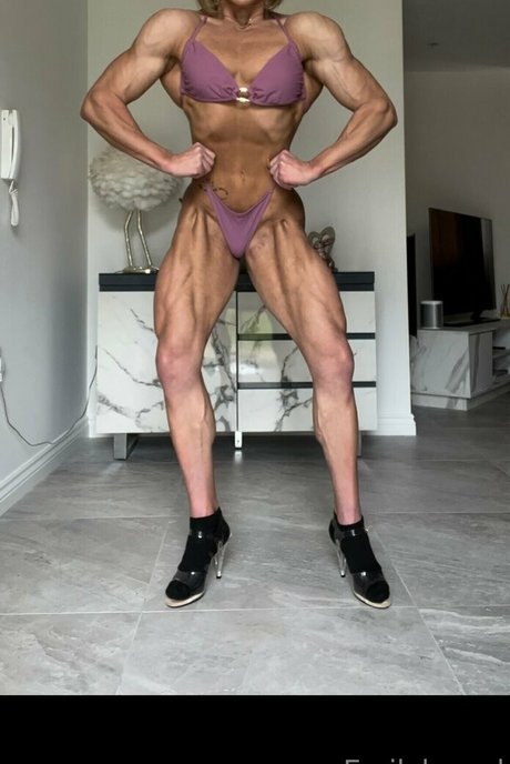 emilyjbrand98 完璧なスター 写真