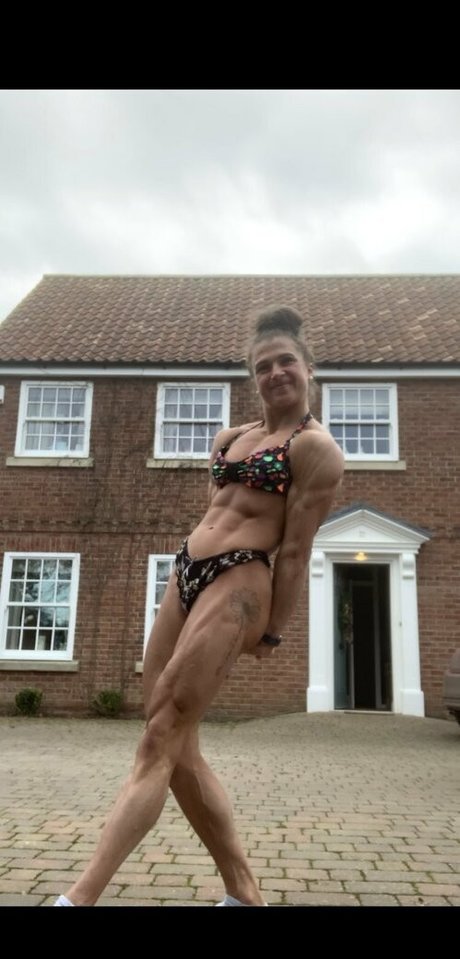 emilyjbrand98 セクシーなポルノスター 画像