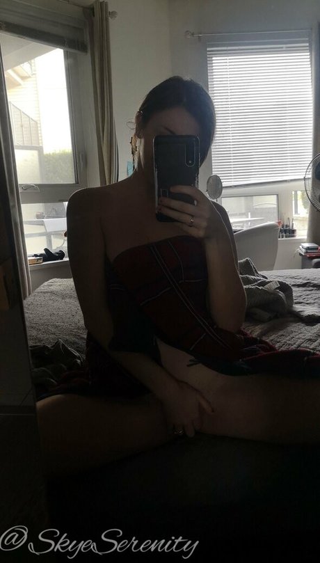 巨大なチンポを持つシーメールオンリーファンズ ポルノ 写真