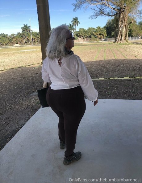 thebumbumbaroness ホット女優 画像