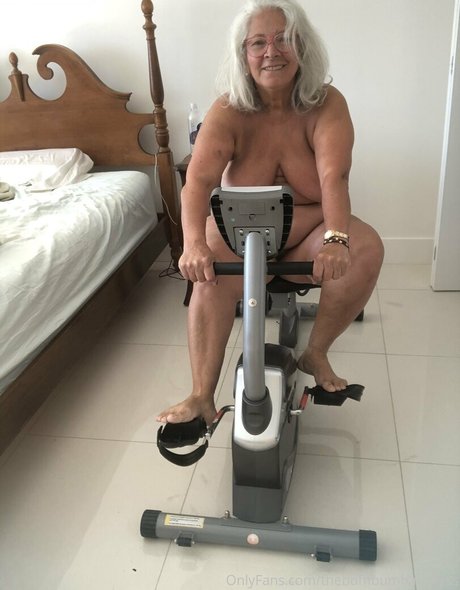 thebumbumbaroness ポルノスター 写真