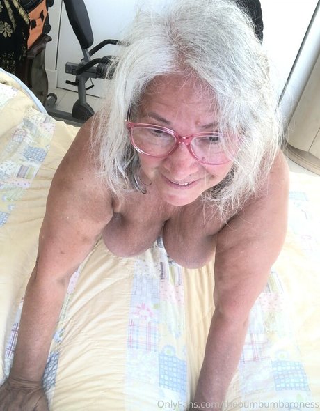 thebumbumbaroness ポルノスター ヌード 画像
