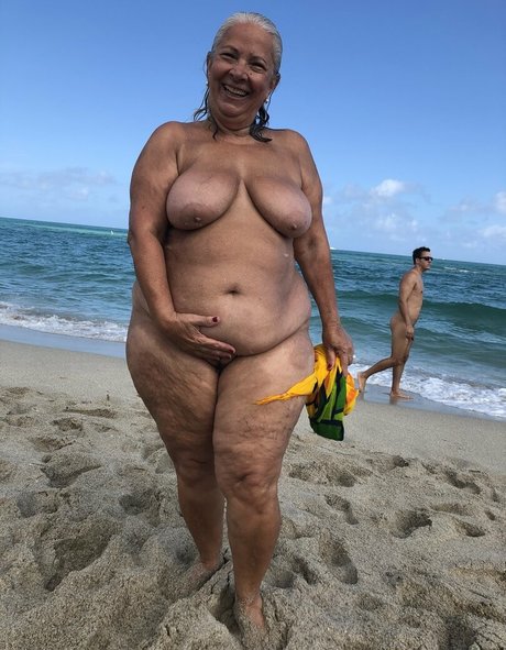 thebumbumbaroness ポルノスター ヌード 写真