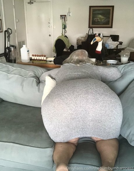 thebumbumbaroness セックスモデル 画像