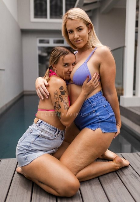 巨乳 パイズリ OnlyFans セックス 写真