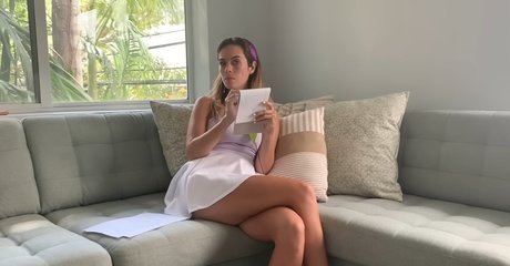 Miss Bell ASMR 素敵なポルノスター 画像