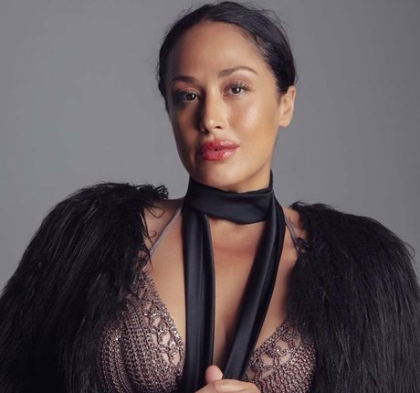 Naziko Duchinskya ヌードモデル 写真