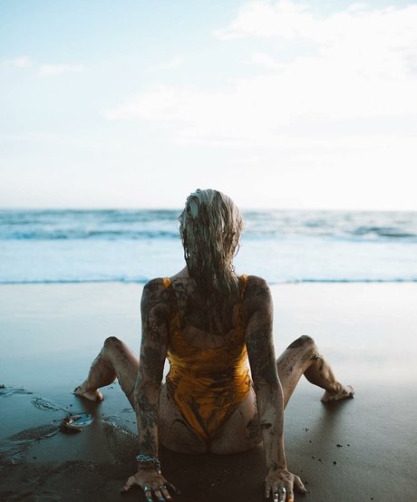 Daria Perel ヌードモデル 写真