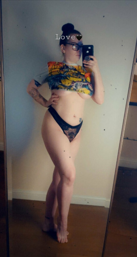 tiffa lewd ヌードのポルノスター ギャラリー