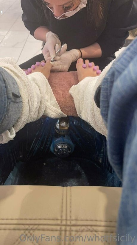 大きなお尻と巨乳のオンリーファンズ ホットセクシー 写真