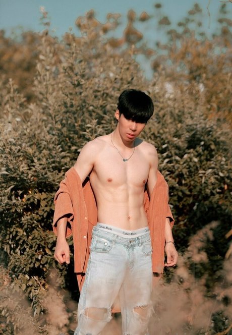 19歳のOnlyFans 美しいxxx 写真