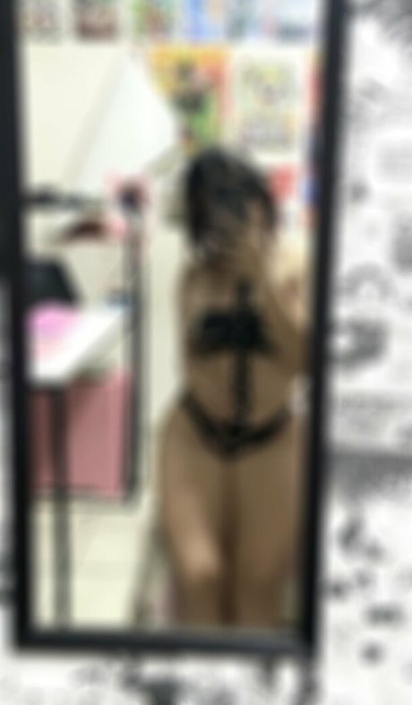 ラバーオンリーファン 裸 写真