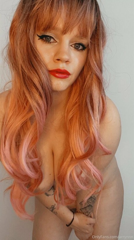 BBW パウグ オンリーファンズ アート裸 写真