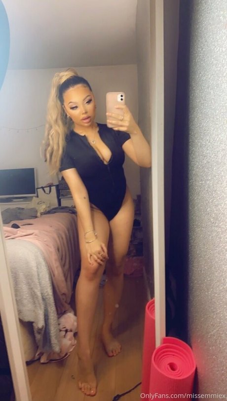 バブルバットオンリーファン セクシー ギャラリー