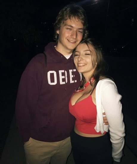 18歳以下の無料OnlyFans ポルノ ギャラリー