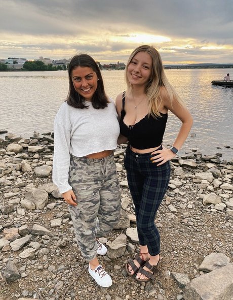 最高のプッシーオンリーファンズ 無料裸 写真