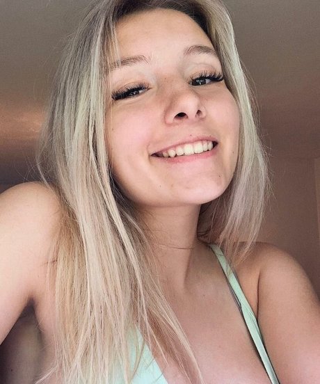 熟女の足オンリーファンズ 無料 画像