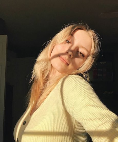 逆騎乗位 オンリーファンズ ホットセックス 写真