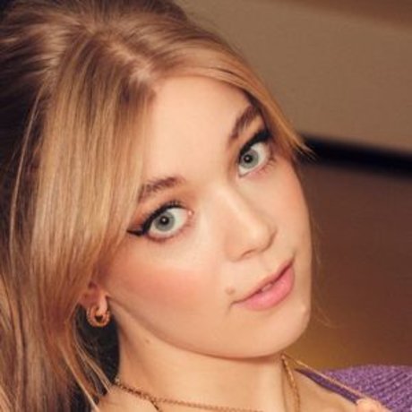 Becky Hill ポルノスター 写真