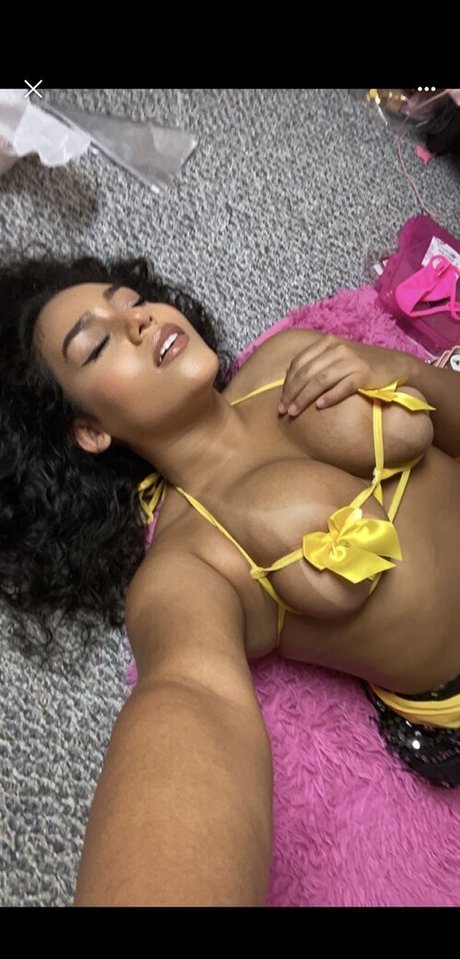 Gabby B トップモデル 画像