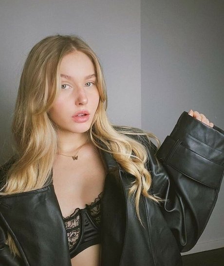 OnlyFansの写真 無料セクシー 画像