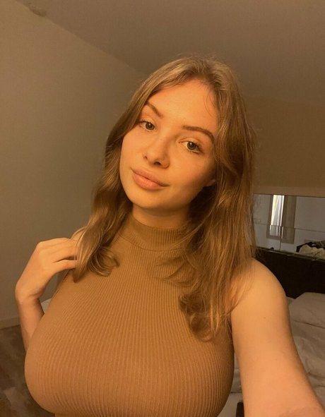 Esvittie ポルノ女優 画像