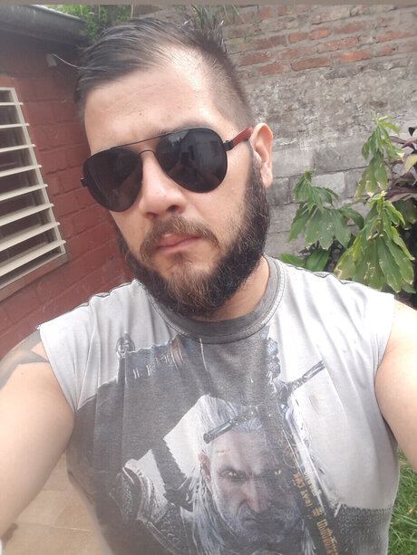 Big Raging Bull セックス女優 写真