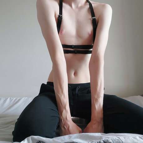 ピアス乳首オンリーファンズ 美しいポルノ 写真