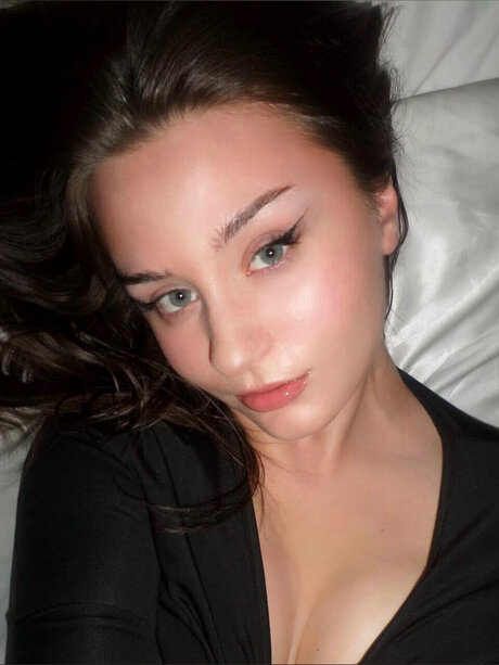 Kat Kay トップ女優 アーカイブ