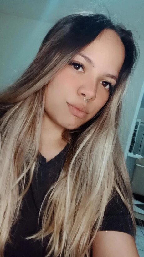 Shirley ポルノスター アート ギャラリー