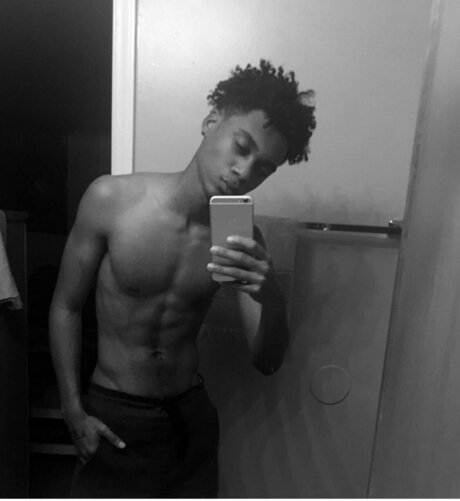 Phattdaddy22 美しいモデル 写真