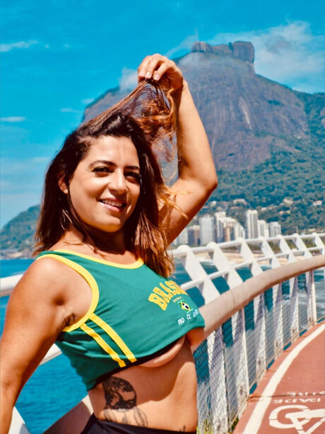 Luana Latina スター ヌード アーカイブ