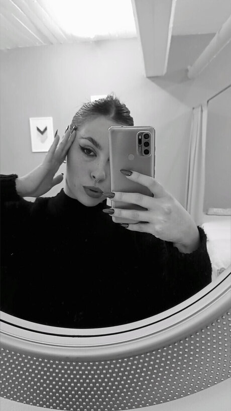 Amoret SEXTING VC セクシーなスター 写真