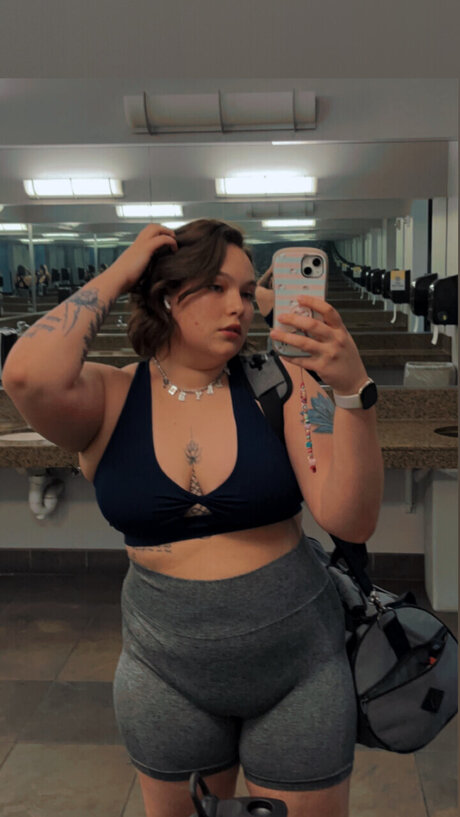 Beefcake Babe_ アートスター 写真