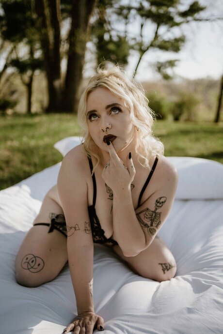 Mia Moore_ セクシーモデル ギャラリー