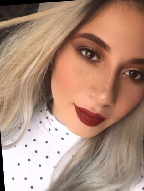 Minerva Pe a gonzalez 独占スター 写真