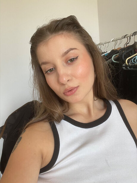 Liza Rose ホットスター 写真