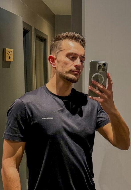 Eddie Torres 裸のモデル ギャラリー