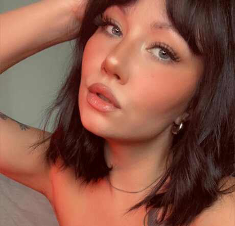 Mia Holland 女優 写真