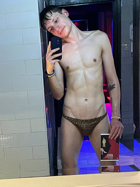 Dami n Triton 無料のポルノスター 画像