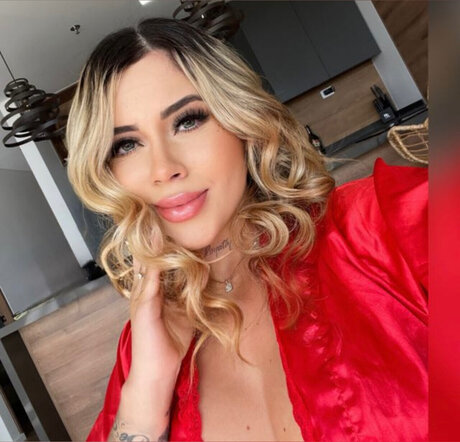 BADDIES TV かわいいポルノスター 写真