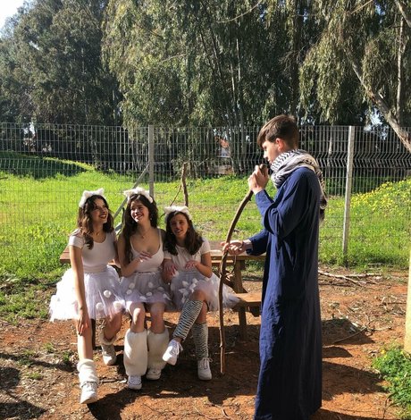 Yuval Hofesh 美しい女優 写真