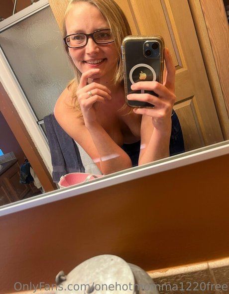 onehotmomma1220free ポルノモデル 画像